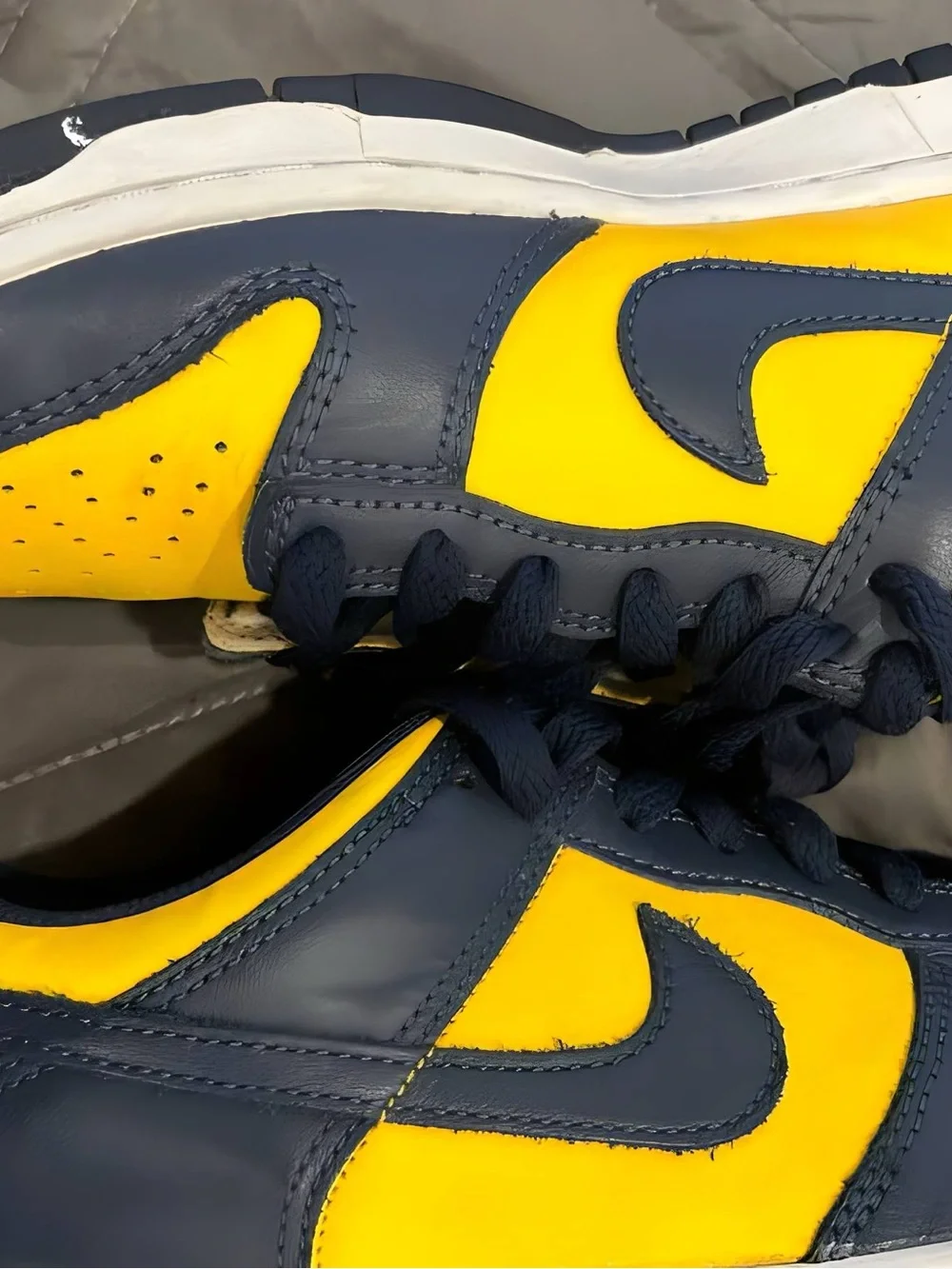 Nike Low Top Sneakers in Navy and Yellow